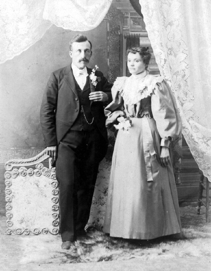 Sever and Bertha Bowe Nundahl, wedding